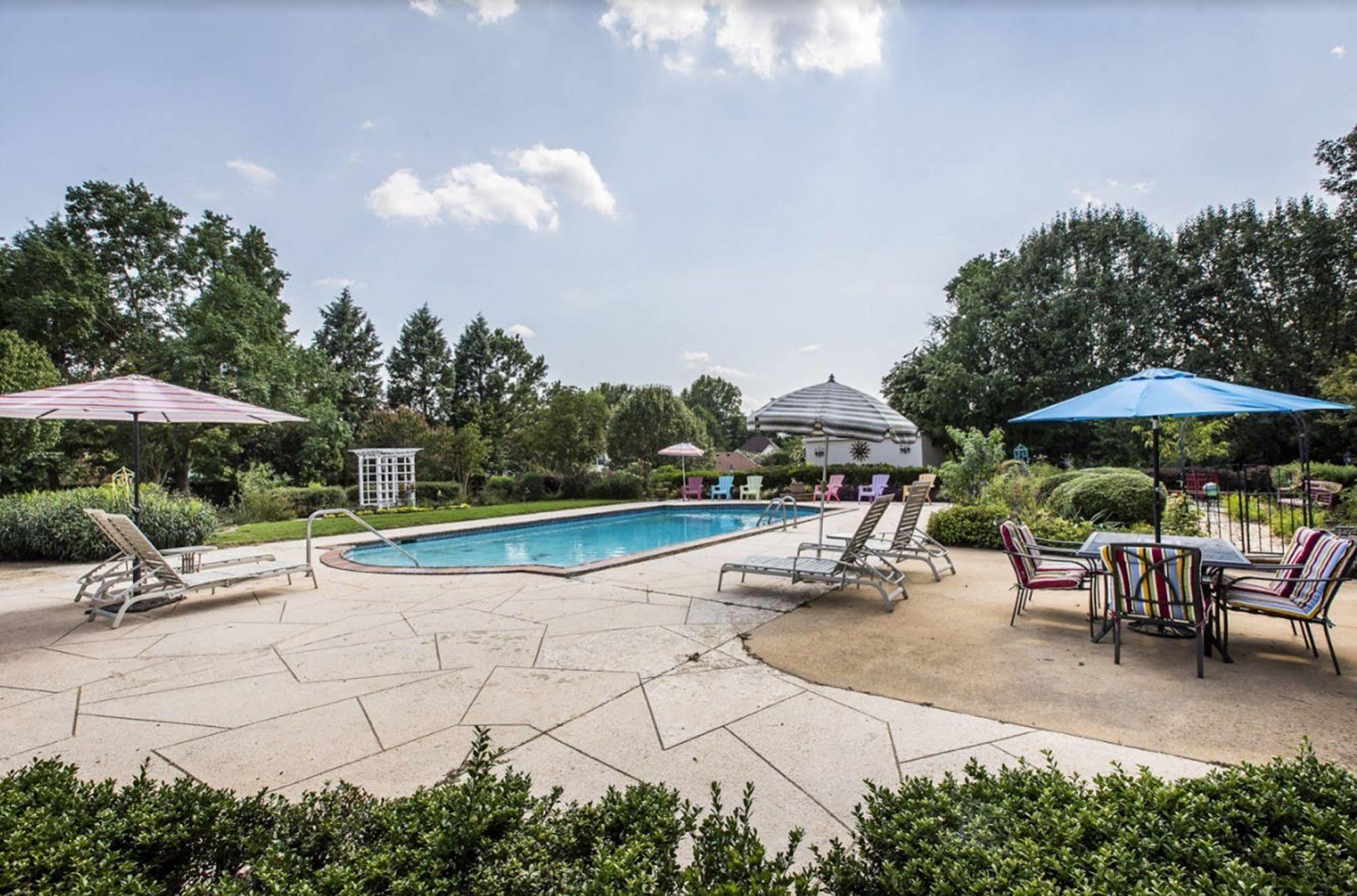 Matthews Manor Bed & Breakfast المظهر الخارجي الصورة
