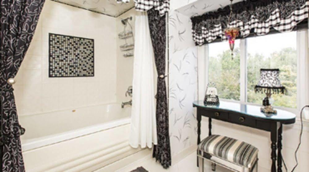 Matthews Manor Bed & Breakfast المظهر الخارجي الصورة