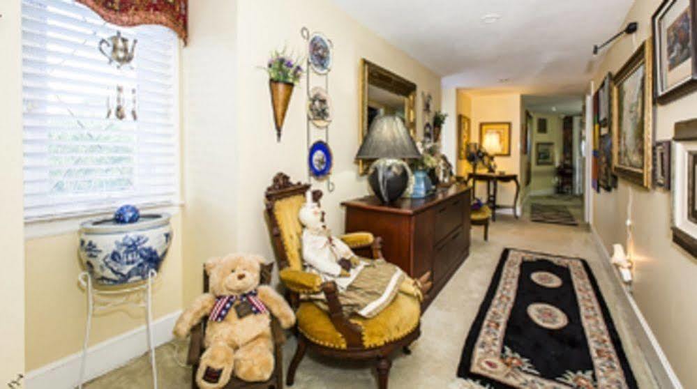 Matthews Manor Bed & Breakfast المظهر الخارجي الصورة