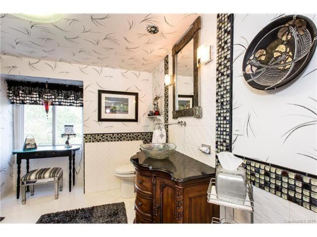 Matthews Manor Bed & Breakfast المظهر الخارجي الصورة